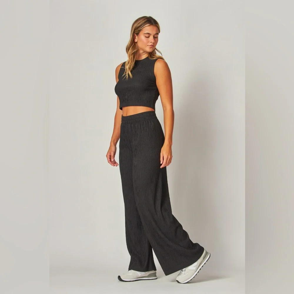 #39 Serene & Chic Pant Set-Black (PLUS) - Picture 2 of 5